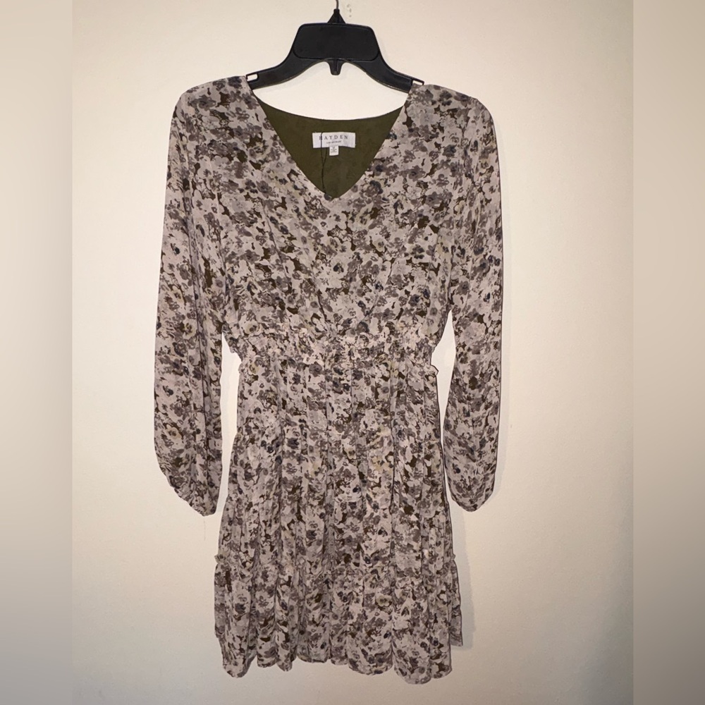 Hayden Los Angeles Women’s Floral Dress Size Medium NWOT